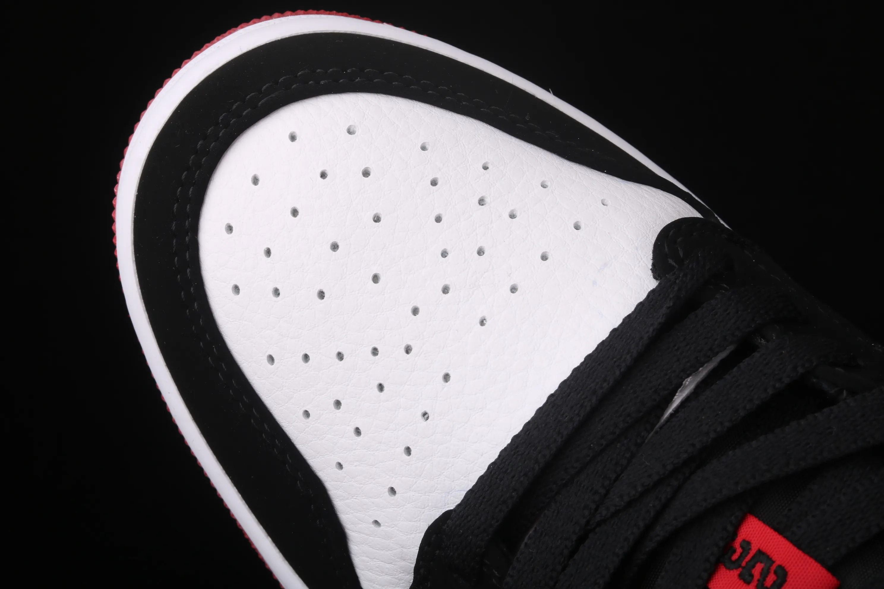 All Categories Air Jordan Jordan Series Basketball Shoes Air Jordan 1 Low New Version Air Jordan 1 Low AJ1 Joe 1 Low Top Leather Black Toe 553558-116